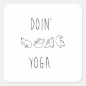 Doin' yoga cute dog スクエアシール (正面)