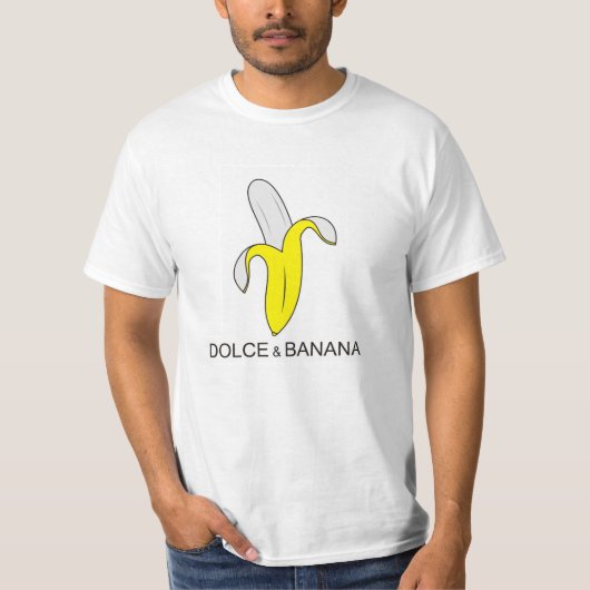 dolceおよびバナナのおもしろいなユーモアのTシャツ Tシャツ (正面)