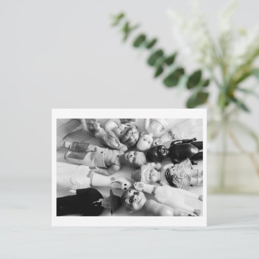 Doll Portrait - Plastic Dolls and Rubber Chickens ポストカード (スタンド正面)