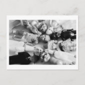 Doll Portrait - Plastic Dolls and Rubber Chickens ポストカード (正面)