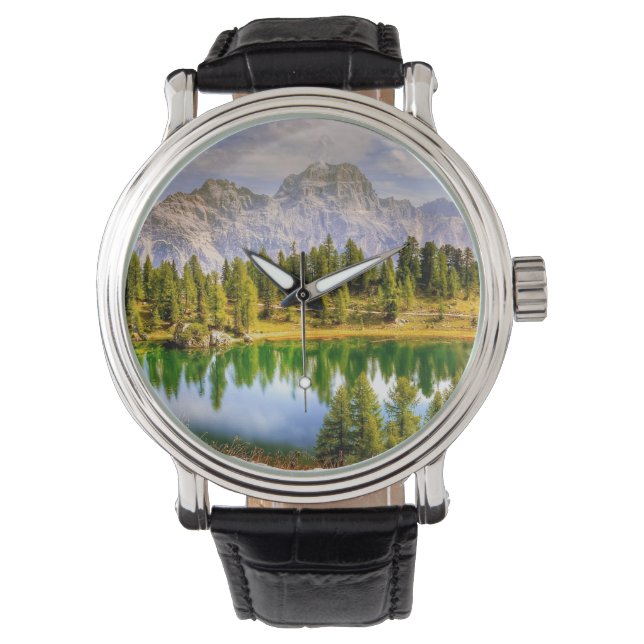 Dolomite Mountains and Lake Stunning Landscape 腕時計 (正面)