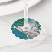 Dolphin In Milford Sound，ニュージーランド ワイングラスタグ (クローズアップ)