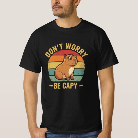 Don’t Worry Be Capy Funny Capybara Retro Sunset Tシャツ (正面)
