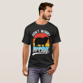 Don’t Worry Be Capy – Funny Retro Capybara Design Tシャツ (正面フル)