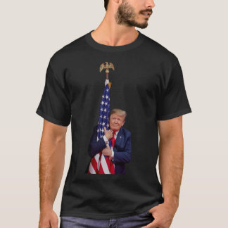 Donald Trump Hugging American Flag Sticker.png Tシャツ