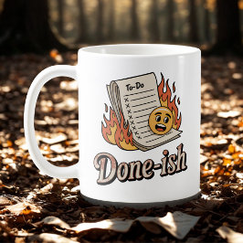Done-ish | 感情的ユーモアあふれる生産性の罪悪感 コーヒーマグカップ