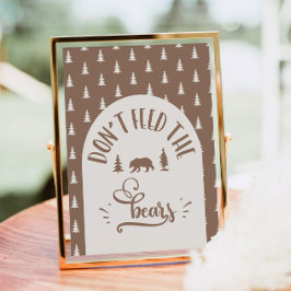 Dont 食べ物を与え the bears One Happy Camper birthday ポスター