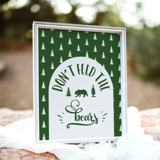 Dont 食べ物を与え the bears One Happy Camper birthday ポスター