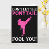 Don't Let The Ponytail Fool You Karate Fighter Mar カード (黄色い花)