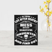 Don't Mess With My Pretty Daughter Shirt Father's  カード (黄色い花)