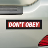 Don't Obey Portland Frog Protest バンパーステッカー (車上)