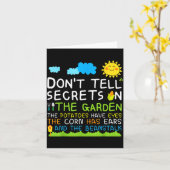 Don't Tell Secret In The Garden Funny Gardener  カード (黄色い花)