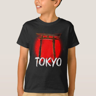 Doodle de Tokio: La majestuosidad del torii frente Tシャツ