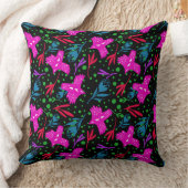 Doodle pattern flowers, leaves birds black backgro クッション (ブランケット)