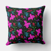 Doodle pattern flowers, leaves birds black backgro クッション (裏面)