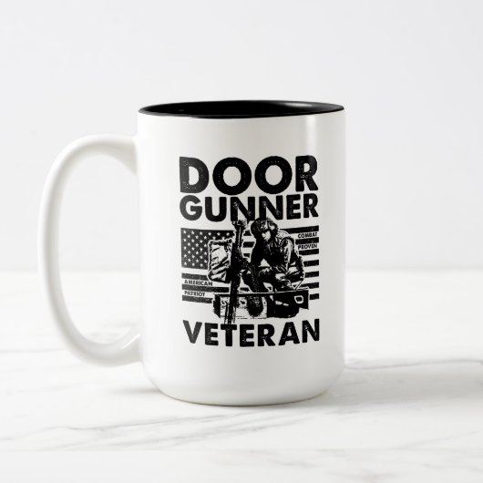 Door Gunner Vietnam: Guardians of the Skies ツートーンマグカップ (左)