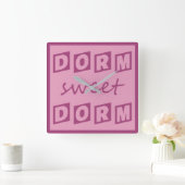 "Dorm Sweet Dorm"壁時計 スクエア壁時計 (ホーム)