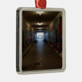 Dortmund U-Bahn Grafitti am Bahnhof メタルオーナメント (右)