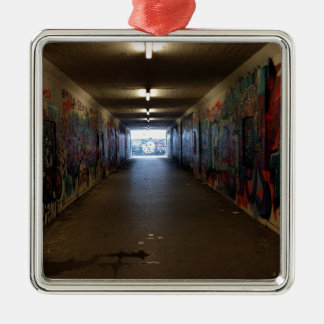 Dortmund U-Bahn Grafitti am Bahnhof メタルオーナメント