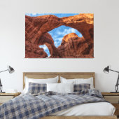Double Arches Low Angle View キャンバスプリント (インサイチュ (寝室))