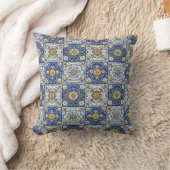 Double‑Sided Azulejo Cozy Pillow クッション (ブランケット)