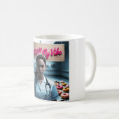 Dout Kill My Vibe: Sip and Stay 前向き コーヒーマグカップ (正面右)