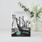 「Down by the Seaide」ゴム製のアヒルのはがき ポストカード (スタンド正面)