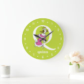 Dr. Seuss's ABC：手紙Q – 白 |名前の追加 ラージ壁時計 (ホーム)