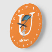 Dr. Seuss's ABC:手紙U – ホワイト |名前の追加 ラージ壁時計 (傾斜)