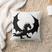 Drache – Mystik und Stärke vereint クッション (ブランケット)