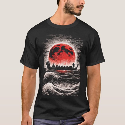 Dragon Boat Race Team Paddling In Red Moon Horizon Tシャツ (正面)