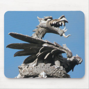 Dragon, City Hall Cardiff, Wales, UK マウスパッド
