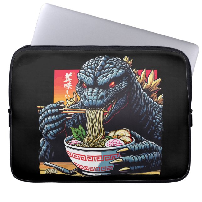 Dragon eating ramen  ラップトップスリーブ (正面)
