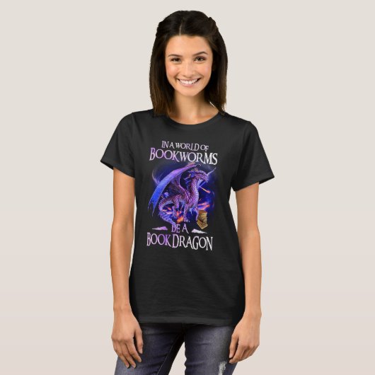 Dragon In A World Of Bookworms  Dragon Tシャツ (正面フル)