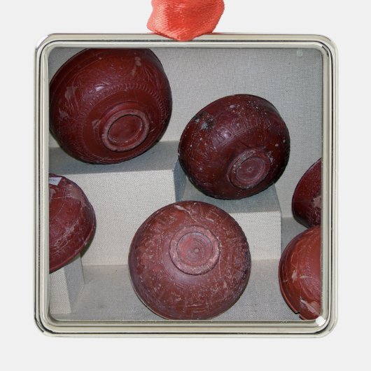 Dragondorffのコップ、紀元前のc.150 (陶器) メタルオーナメント (正面)