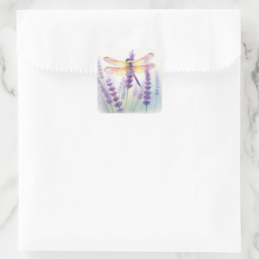 Dragonfly And Lavender Blooms スクエアシール (バッグ)