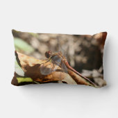 Dragonfly On Dried Leaf Close Up  ランバークッション (裏面)