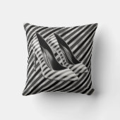 Dramatic Black Stripe Shoe Throw Pillow クッション (裏面)