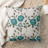 Drawn Roses In Muted Blues And Greens Scattered クッション (ブランケット)