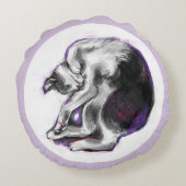 Dreaming cat Sleeping Hand Drawn Realistic Art. ラウンドクッション (裏面)