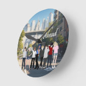 DreamsIntoRealityComics The Year Ahead Cover Art ラウンド壁時計 (傾斜)