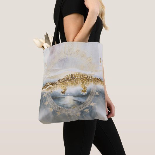 Dreamwoven Guardian Alligator Tote  トートバッグ (クローズアップ)