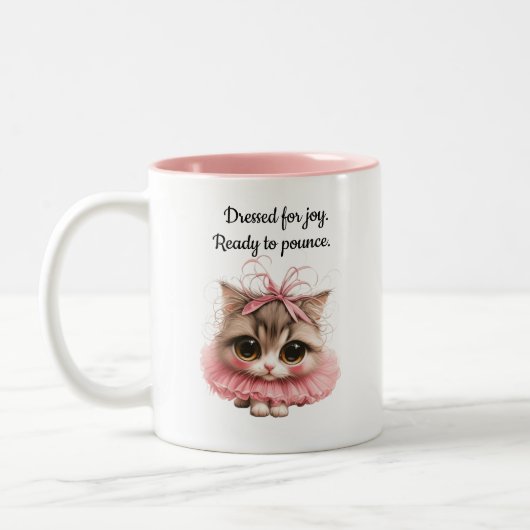 Dressed for joy, ready to pounce. – Kitten Mug ツートーンマグカップ (左)