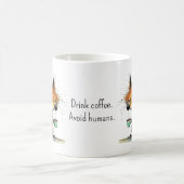 Drink Coffee. Avoid Humans. Whimsical Fox Funny コーヒーマグカップ (中央)