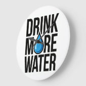 DRINK MORE WATER with a blue drop icon ラージ壁時計 (傾斜)