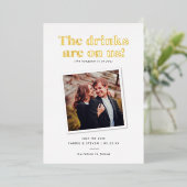 Drinks on Us おもしろい Wedding Save the Date 箔招待状 (立ち正面)