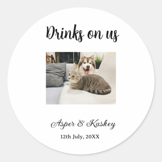 Drinks on us open bar pet photo wedding couple dat ラウンドシール (正面)