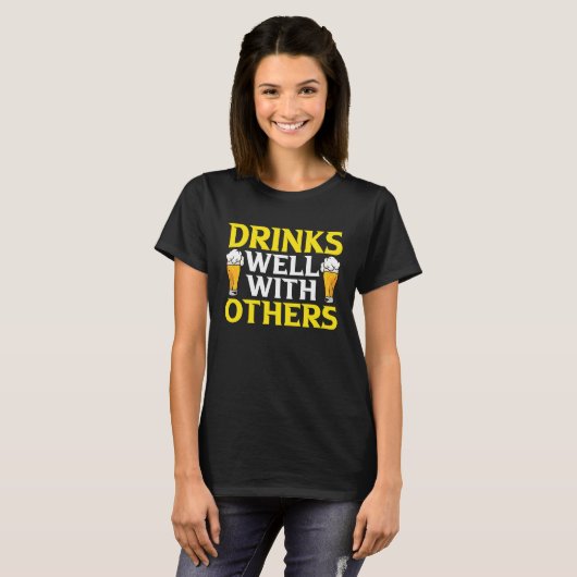 drinks well with others women drinks well with oth tシャツ (正面フル)