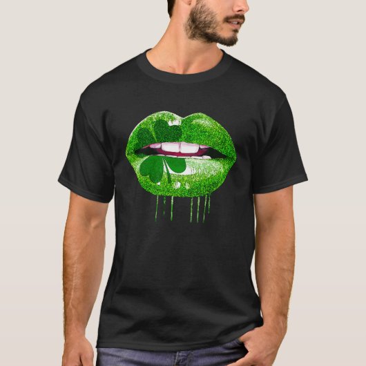 Dripping Lips Shamrock Funny St Patrick's Day Tシャツ (正面)