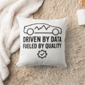 Driven by Data Fueled by Quality Automotive QA クッション (ブランケット)